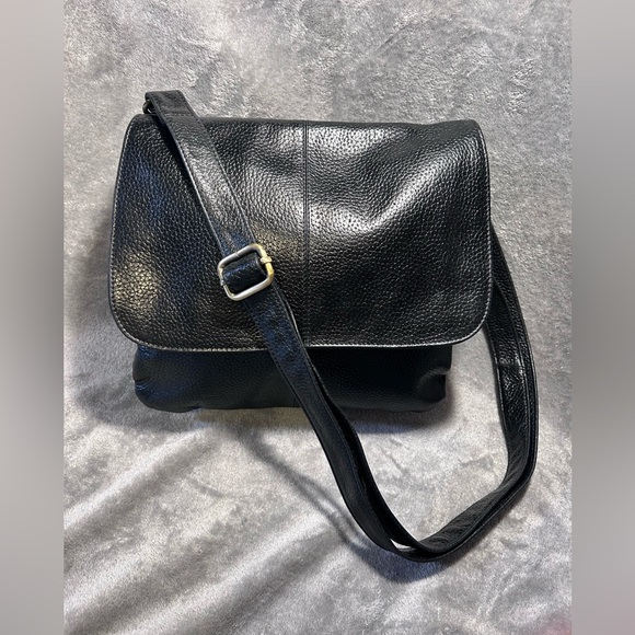 Latico Leather Co. Pebbled Leather Crossbody Messenger Bag - Picture 2 of 13